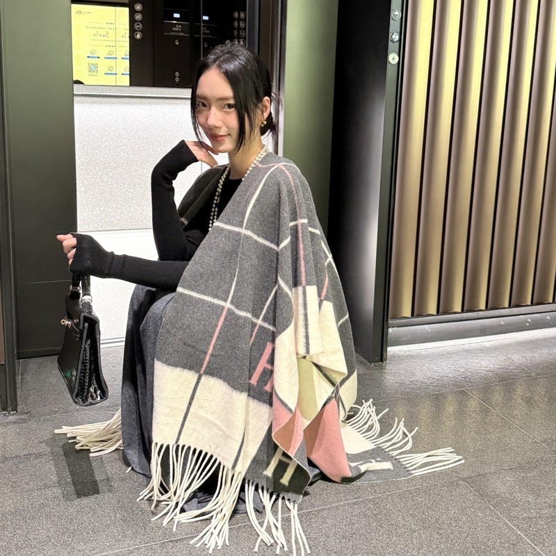 新款拼色流苏仿羊绒披肩女秋冬季韩版时尚百搭高级感保暖披风斗篷|undefined