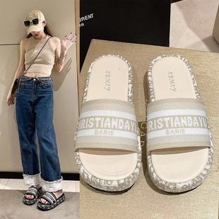 Foreign trade wholesale summer new embroidered letters slippers women plus size word muffin thick bottom beach sandals women