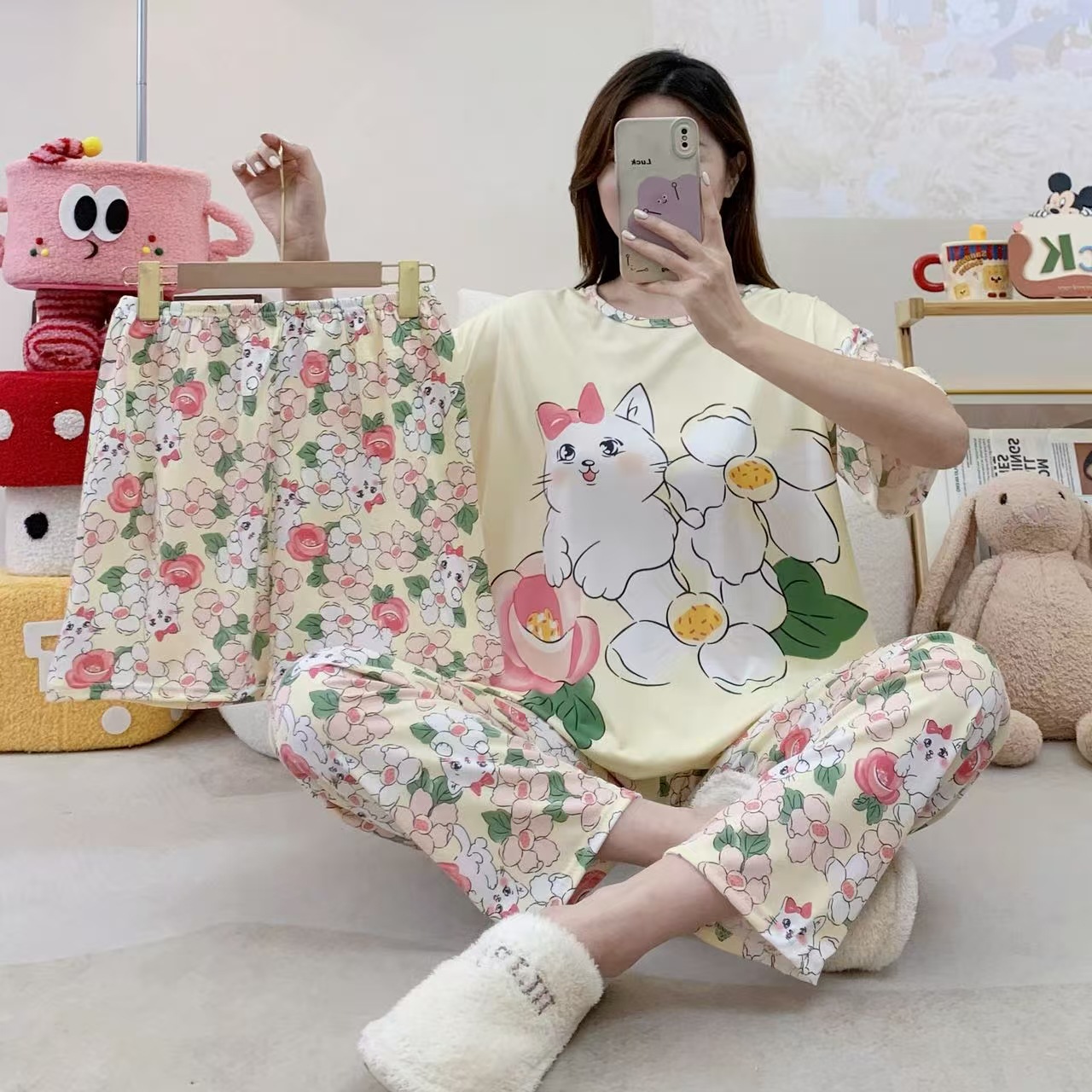 Pijamas de verano transfronterizos pijamas de leche de seda de tres piezas set de dibujos animados comercio exterior ropa para el hogar pantalones de mangas cortas lindos