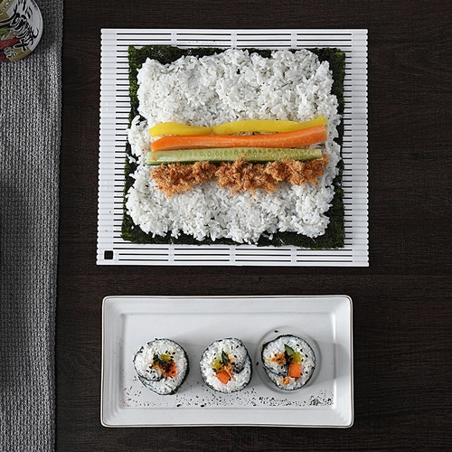 Japanese sushi roll curtain, home DIY sushi mold for making seaweed rice, seaweed sushi, non-stick rice ball tool