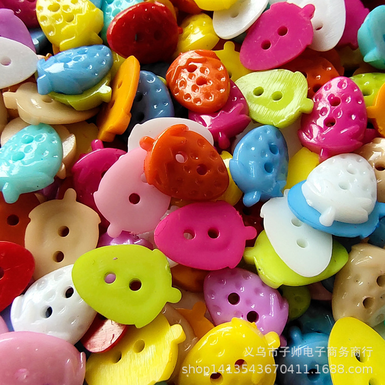 二眼童装扣  有眼纽扣  草莓彩色扣  卡通七彩扣   糖果纽扣 纽扣