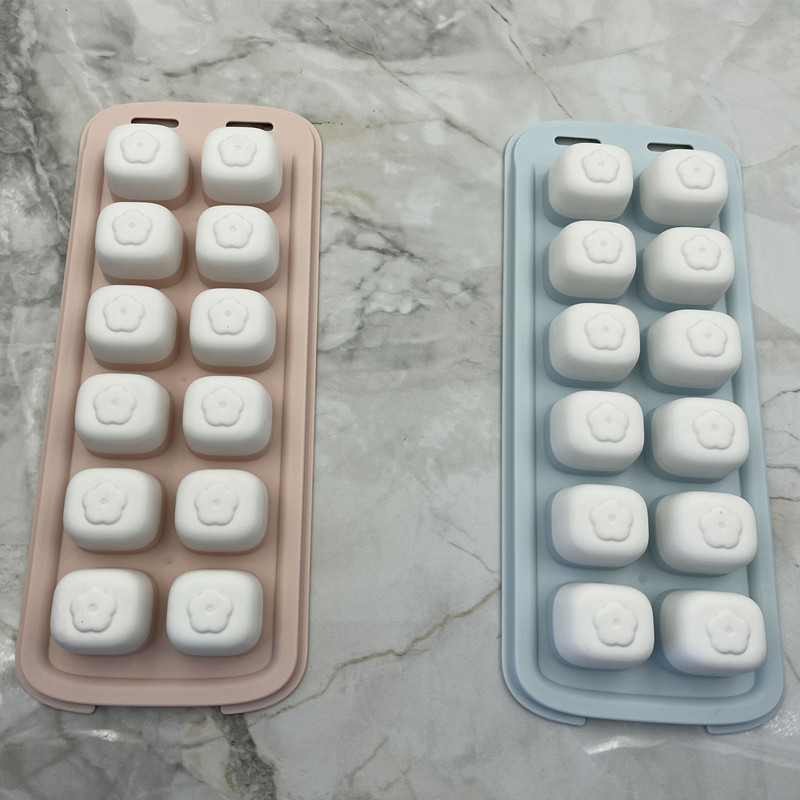 (Wholesale), plastic ice cubes, 12 cells, soft sole, with your logo imprint