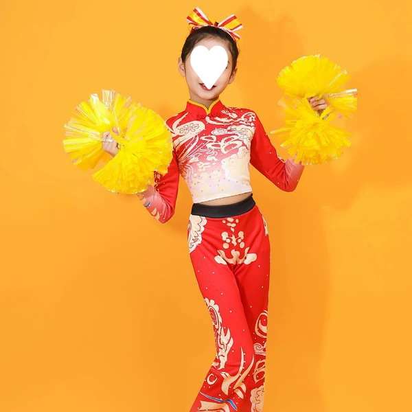 Red navel-baring trousers