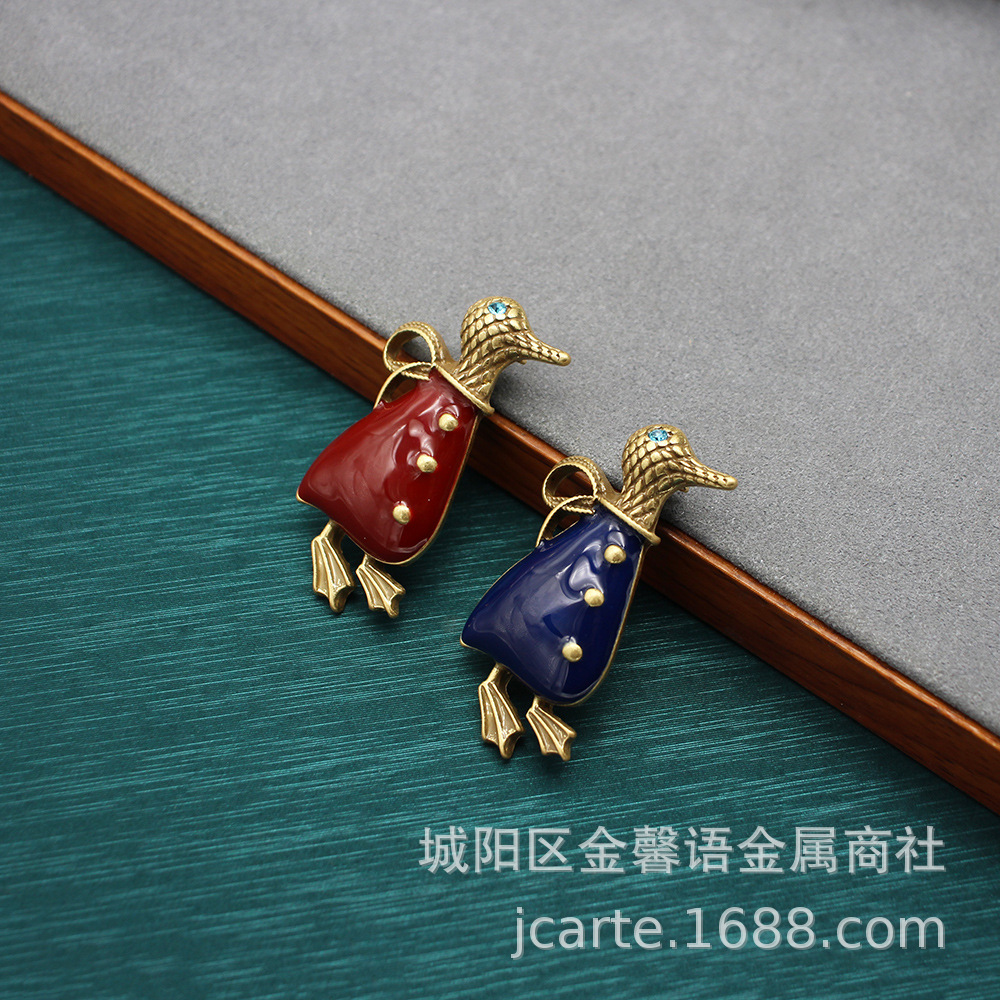 서양 중간 고대 구리 도금 18 올드 빈티지 골드 매칭 블루 에나멜 디자인 펭귄 디자인 작은 브로치