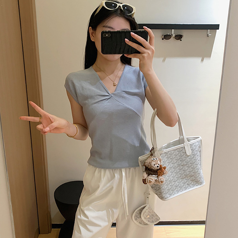 Twist Knit! Heartbeat Sea Salt Blue Mulberry Silk Wool Knitted Short-Sleeved V Neck Slimming Look Top for Women