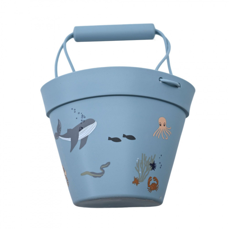 Los fabricantes venden al por mayor cubos de playa, cubos de pesca, cubos de plástico, juguetes para niños