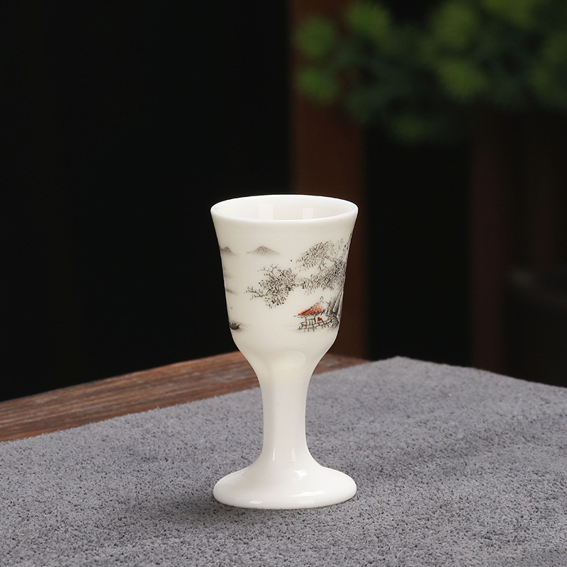 陶磁器の高足杯の白酒の一口の強い杯の青磁のロゴの花の面は贈り物のホテルの酒器の日用品を印刷します。|undefined
