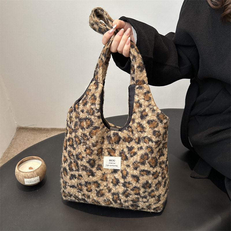Elegante invierno nuevo diseño de cordero imitación de leopardo de alto valor de la cara bolso de mochila temperamento chaleco bolso de mujer