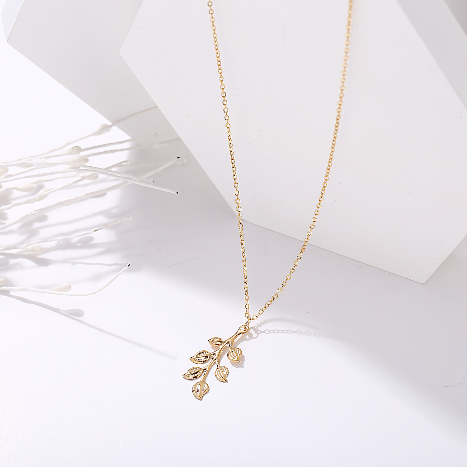 New Leaf Pendant Long Necklace Creative Retro Simple Clavicle Chain Female display picture 4