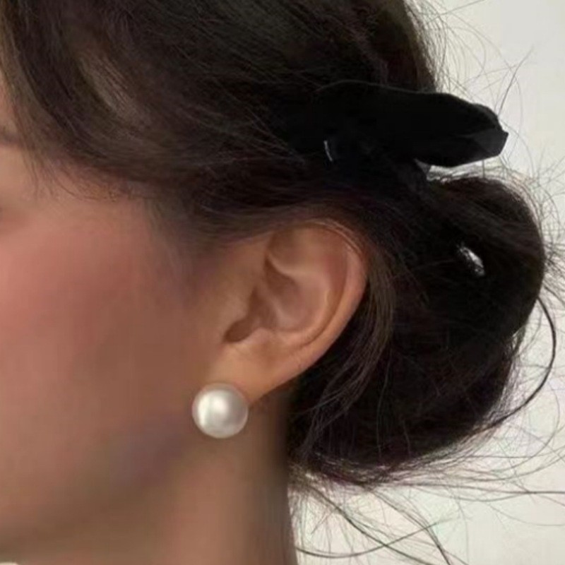 New Wine Red Style Non-Perforated Mosquito-Repellent Incense Plate Earrings Women's All-Match Popular Simple Imitation Pearl Ear Cuff detail image 8