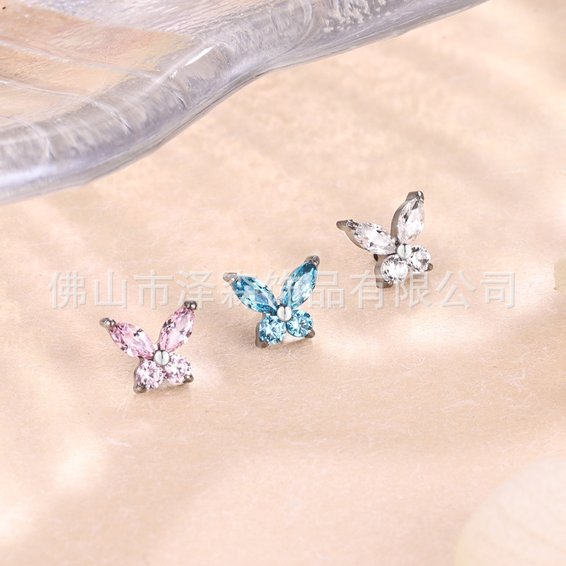 16G labret stud size and finish detail