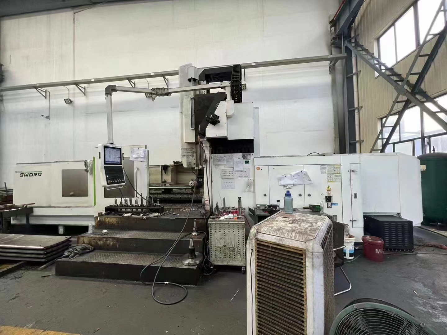 转让二手协鸿CNC-426龙门加工中心电机功率22加工高度1.35米