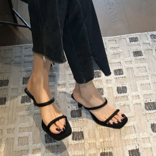 �⴩��ЬŮ�ļ��߶˺�ɫ�������^¶ֺ�����߸���Ь��ȹ��