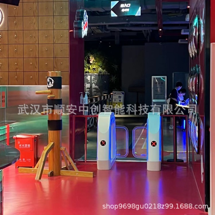 E-sports Park Water World amusement park paint swing gate QR code scanning code gate machine ticket checking gate
