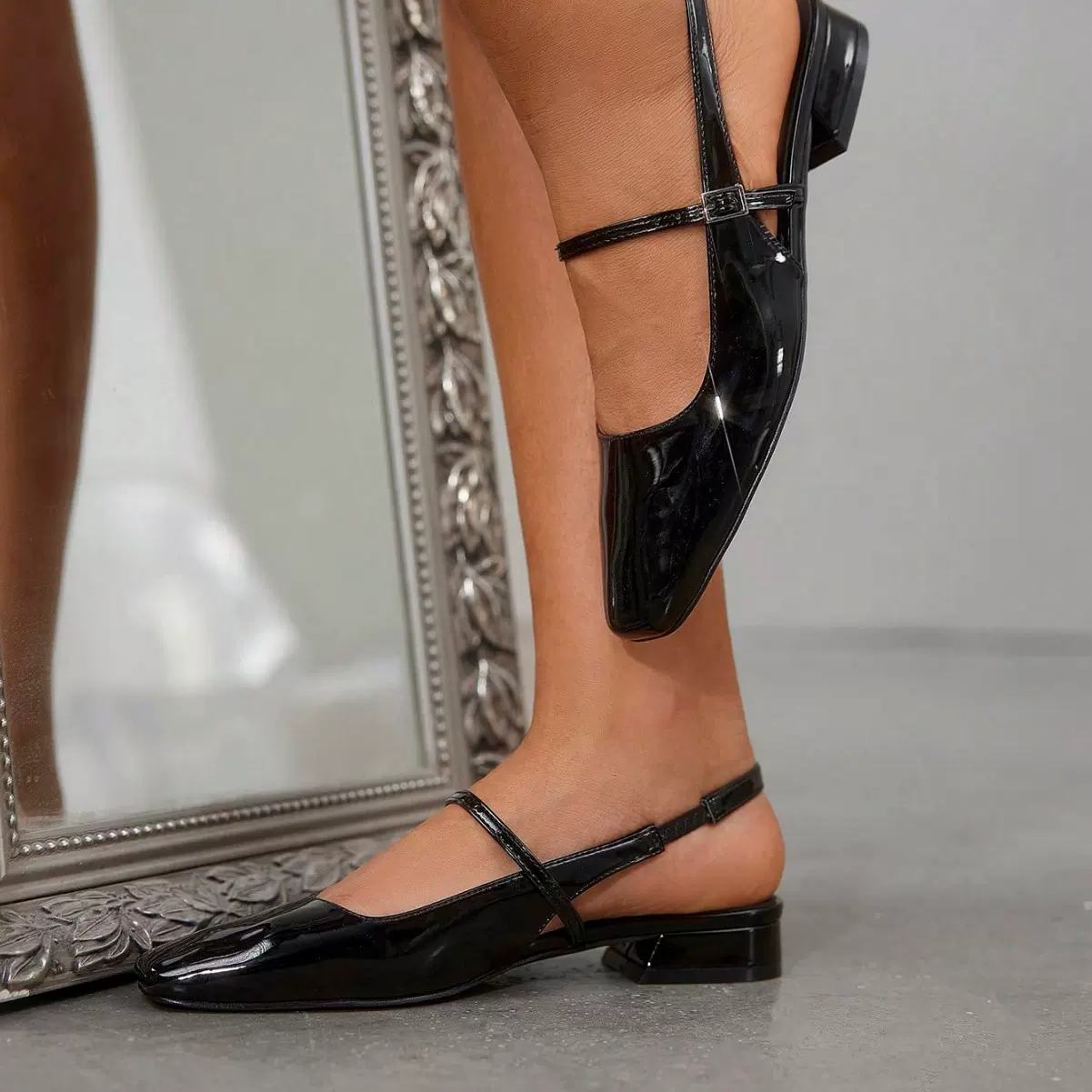 法式中跟一字带玛丽珍单鞋女2025新款春季气质百搭漆皮方头高跟鞋