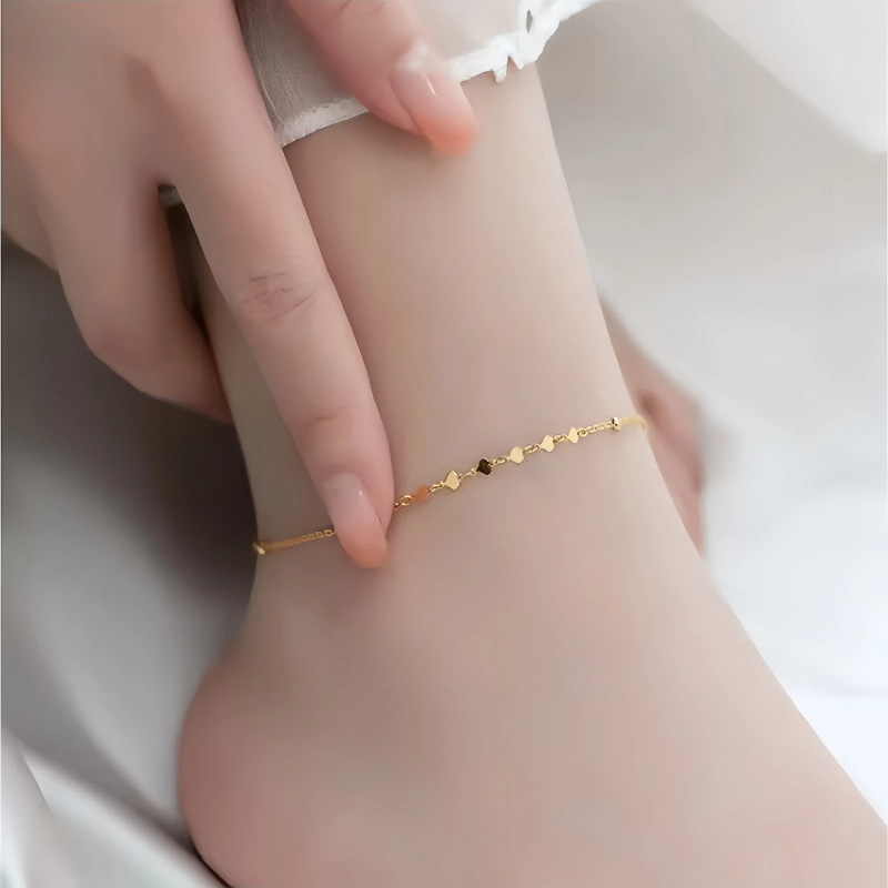 S925 plata de ley chapada en oro 16K lentejuelas de amor, tobillera, cuentas de mujer, viento frío, diseño de nicho, temperamento, accesorios para pies de todo fósforo