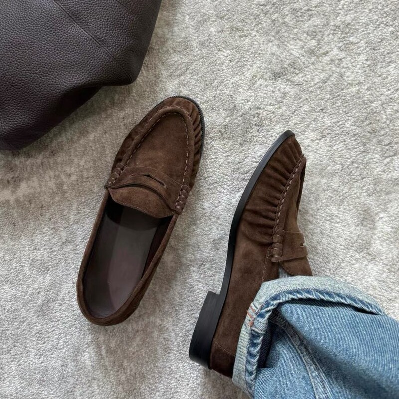 In Stock~ Women's Round-Toe Loafers with Pleated Low Heels, Slip-On Commuter Shoes, British Style Suede Leather Shoes, Cross-Border