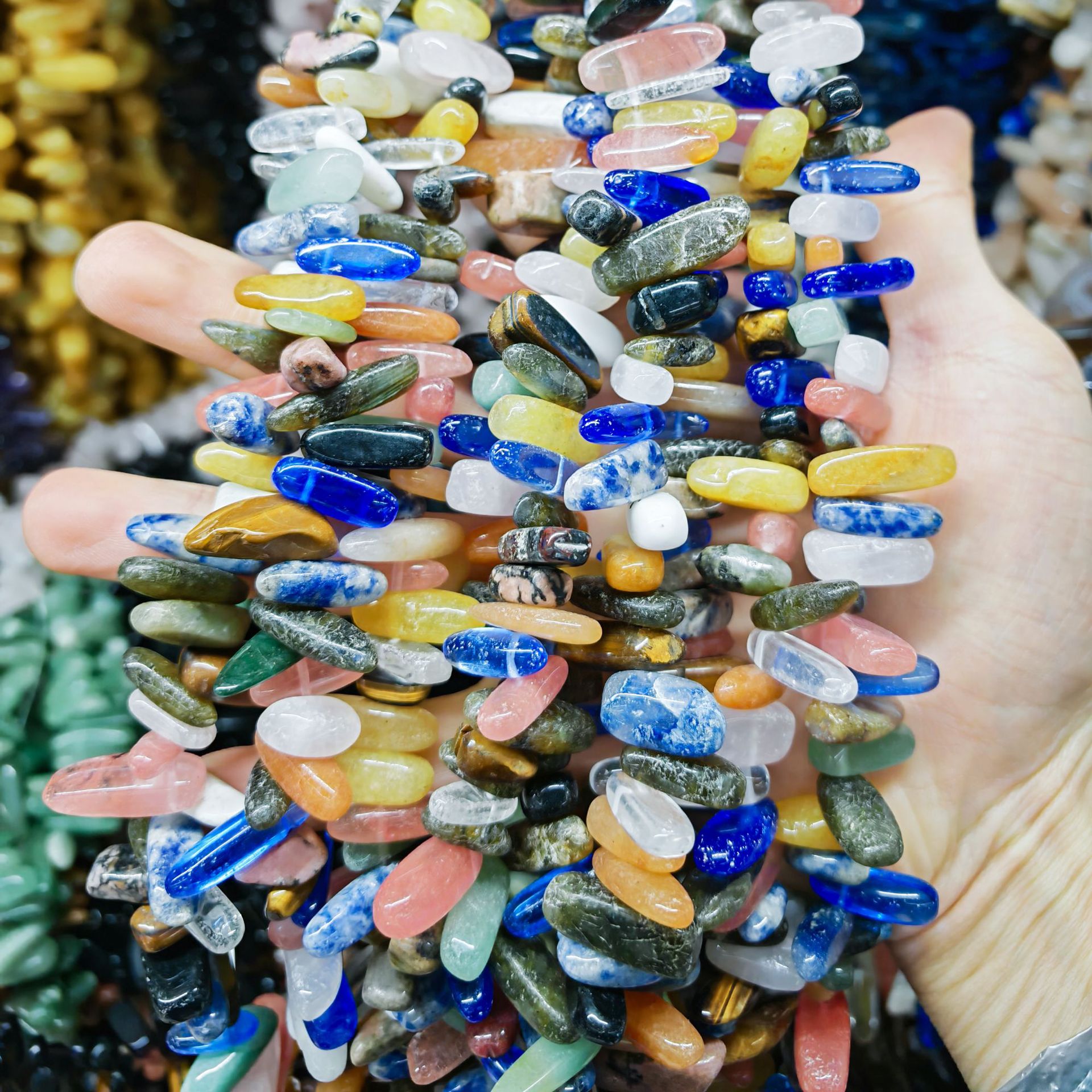 Piedra natural cristal natural piedra triturada sin forma tres o siete cabezas cuentas sueltas productos semiacabados joyas de bricolaje accesorios de cuentas al por mayor