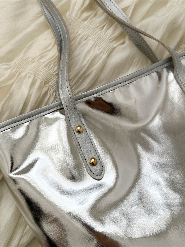 現物大容量の女性ショルダーバッグ銀色のシンプルな収納バッグは、ファッションのハンドバッグのショッピングバッグを注文することができます。|undefined
