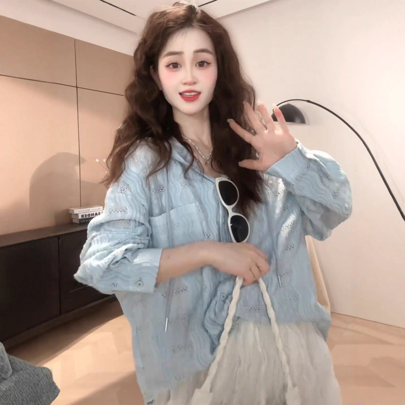 慵懒风蓝色钩花镂空连帽衬衫上衣女2025春夏独特别致长袖防晒开衫|undefined