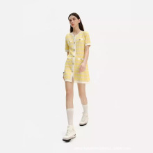 女装品牌折扣批发专柜撤柜剪标大牌女装库存清仓特价杂款一手货源