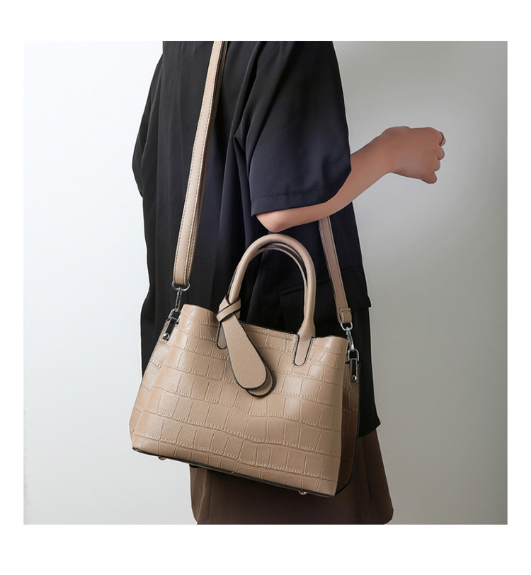 Women's Medium Pu Leather Crocodile Fashion Ornament Square Zipper Bag Sets display picture 28