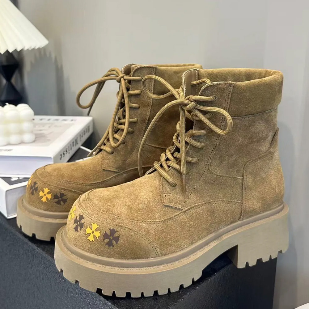 여성용 천연 가죽 무광 마틴 부츠 2025 가을 겨울 두꺼운 밑창 바이커 부츠 영국 스타일 작업복 스타일 레이스업 숏부츠 미끄럼 방지 내마모성