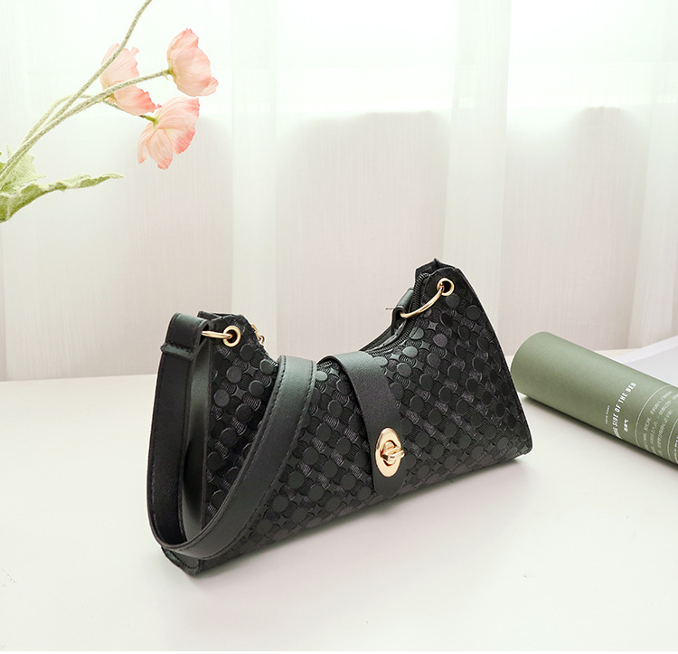 Women's Gender Women's All Seasons Pu Leather Solid Color Vintage Style Square Zipper Underarm Bag