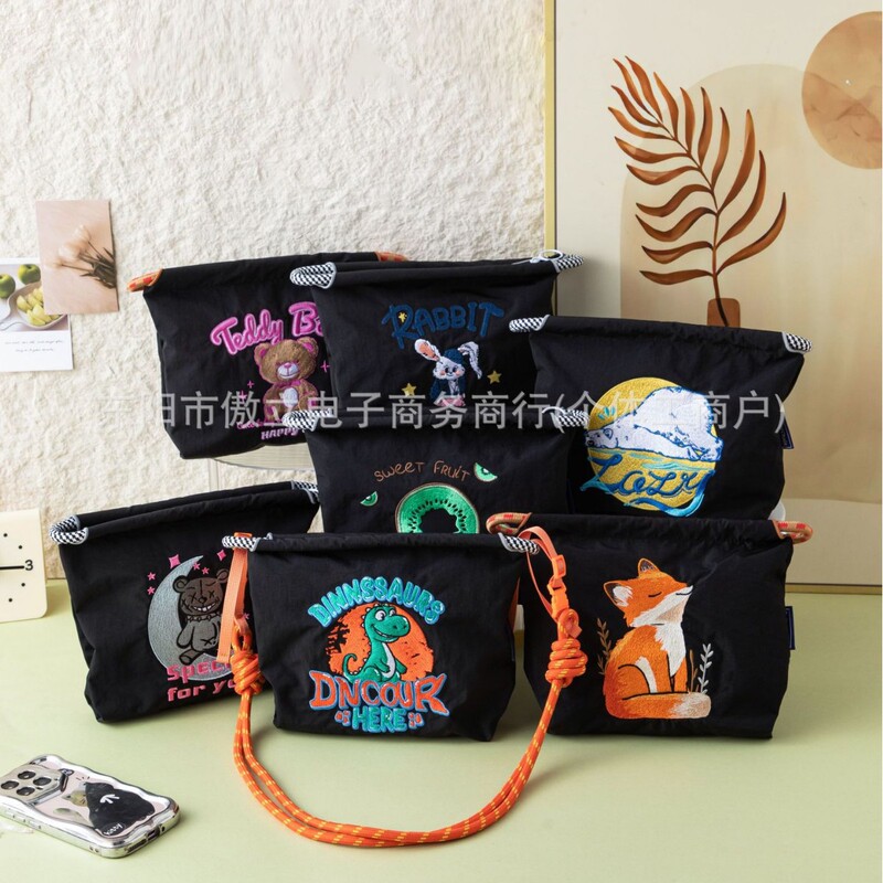 Ballchain Bag Mini Small Bag Crossbody Bag Women's Embroidered Bag Versatile Canvas Mini Mobile Phone Bag Cosmetic Bag Ballchain Bag Mini Small Bag Crossbody Bag Women's Embroidered Bag Versatile Canvas Mini Mobile Phone Bag Cosmetic Bag