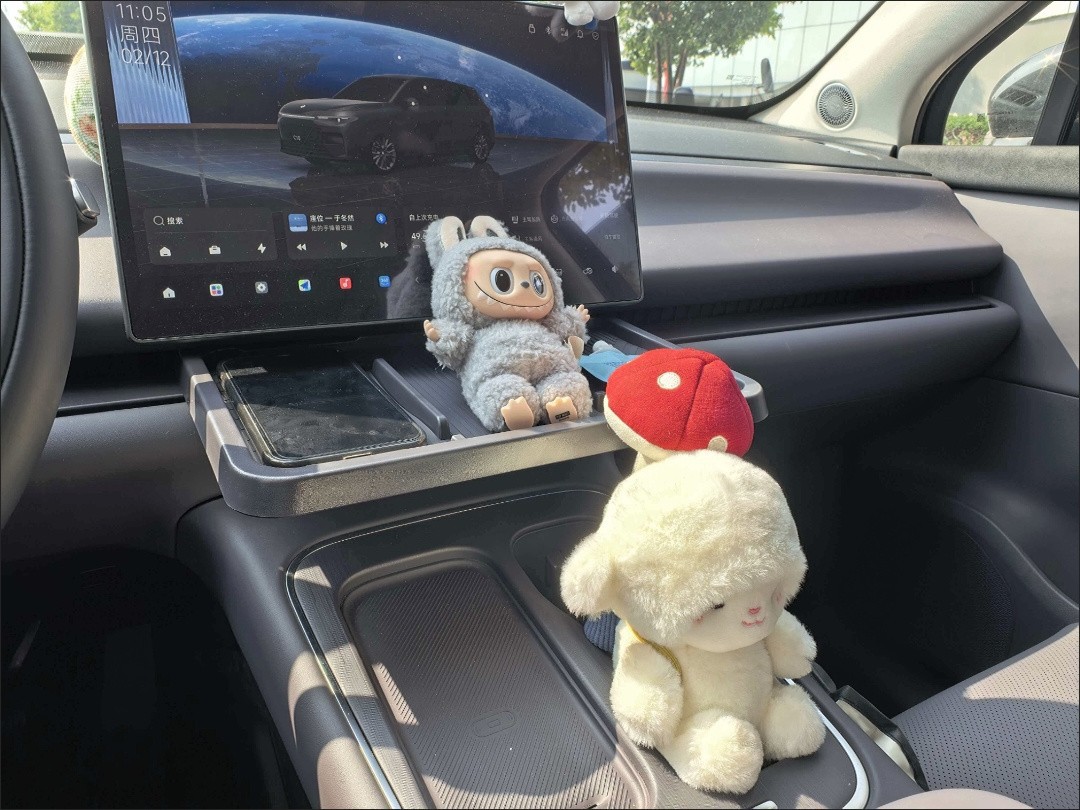 Specialized Leapmotor D19 D99 Center Console Small Table Board Co-pilot Storage Car Accessory Leapmotor D19 Small Table Storage Tray
