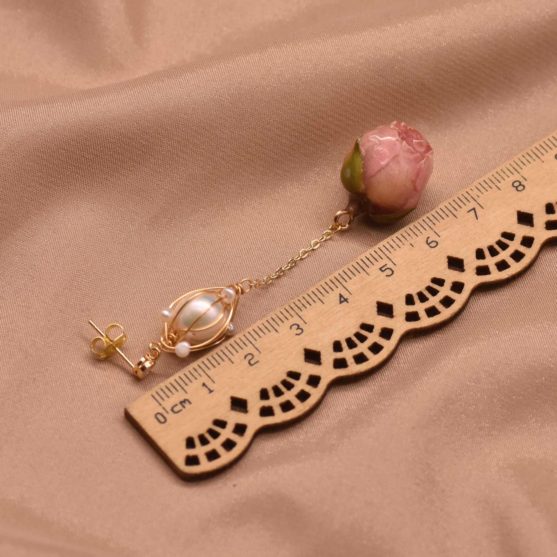 Perla pendientes de perla de alta calidad pendientes de perla de estilo largo pendientes de flor de goteo simple hechos a mano al por mayor natural