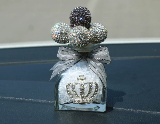 Decoraciones de automóviles Camellia creativa nueva consola central de verano joyas de automóviles chicas decoración de plástico