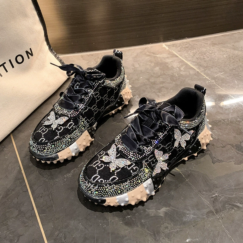Внешняя торговля новые кроссовки с бриллиантами