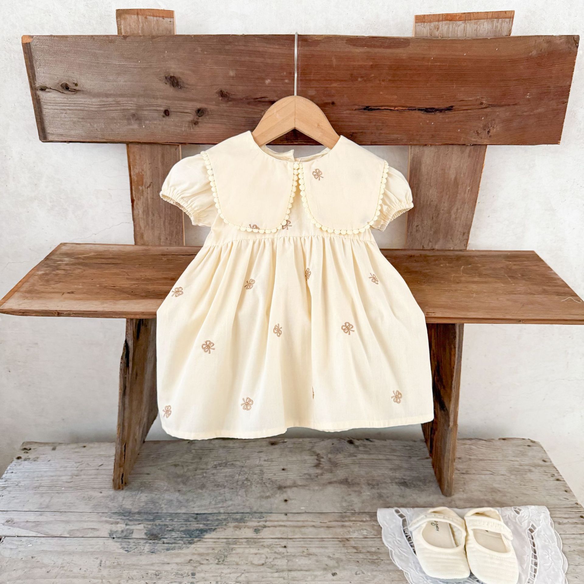 Ins vestido de manga corta con solapa bordada de dibujos animados de algodón para niñas coreanas