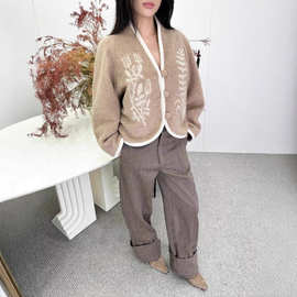 CS设计师品牌25秋冬新羊驼毛时尚短外套小众设计十字绣花开衫上衣