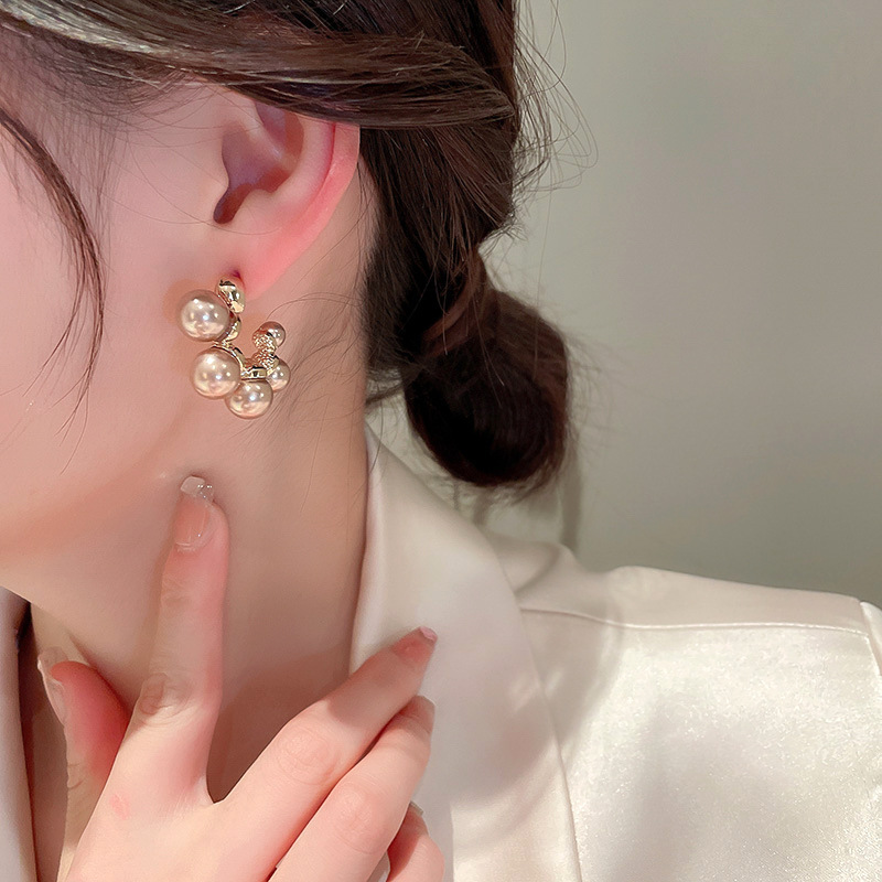 11g Weight Zircon Inlay Material Earrings Classification Wholesale Jewelry Retro C Shape Heart Shape Alloy Zircon Inlay Earrings