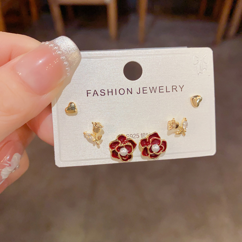 146#Juego de pendientes de tres piezas con forma de rosa de pétalos rojos (chapado en oro real espesado)
