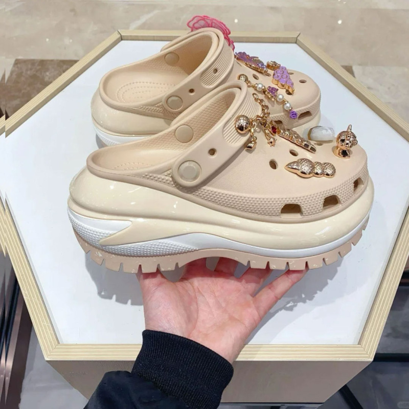 Light Wheel Cave Shoes Puff Small Whale Summer Thick Sole Outer Wear Platform Sole Couple's Beach Men's Shit Slippers