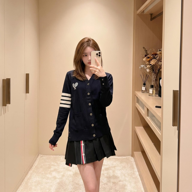 Tb Knitwear New Style Women's Cardigan with Tennis Racket Embroidery on the Chest, Four-Bar Stripes, Fashionable and Versatile V-Neck Knit Cardigan Tb Knitwear New Style Women's Cardigan with Tennis Racket Embroidery on the Chest, Four-Bar Stripes, Fashionable and Versatile V-Neck Knit Cardigan