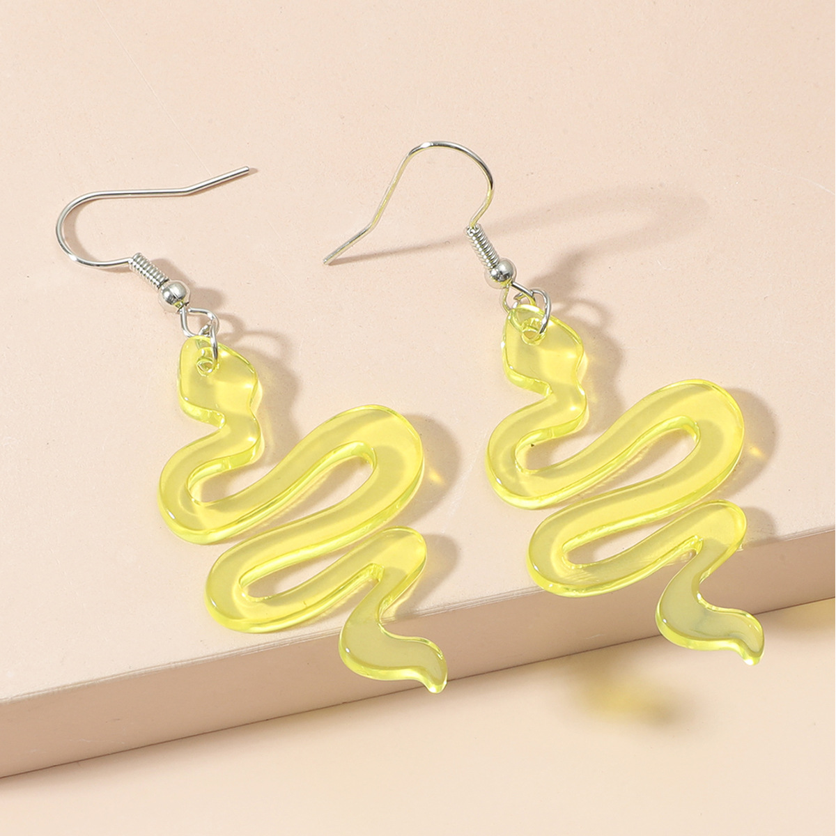 Nihaojewelry Fashion Snake-shaped Acrylic Transparent Earrings Wholesale Jewelry display picture 6