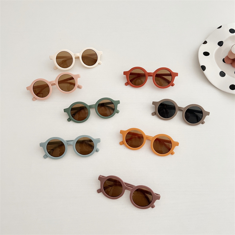 Ins-style candy-colored round-frame children's sunglasses, trendy and stylish for babies, suitable for fashion shows, photoshoots, and creating unique looks with sunglasses