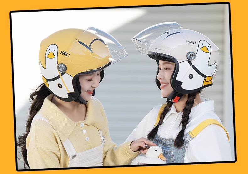 Two Little Bees New National Standard Motorcycle Electric Vehicle Helmets for Men and Women, Winter Fleece-Lined Warm Full-Face Helmets for Electric Bikes, Wholesale