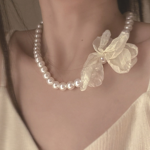 Spring is not late ~ Atmosphere French retro pearl chiffon flower necklace High-end design fairy-like clavicle chain