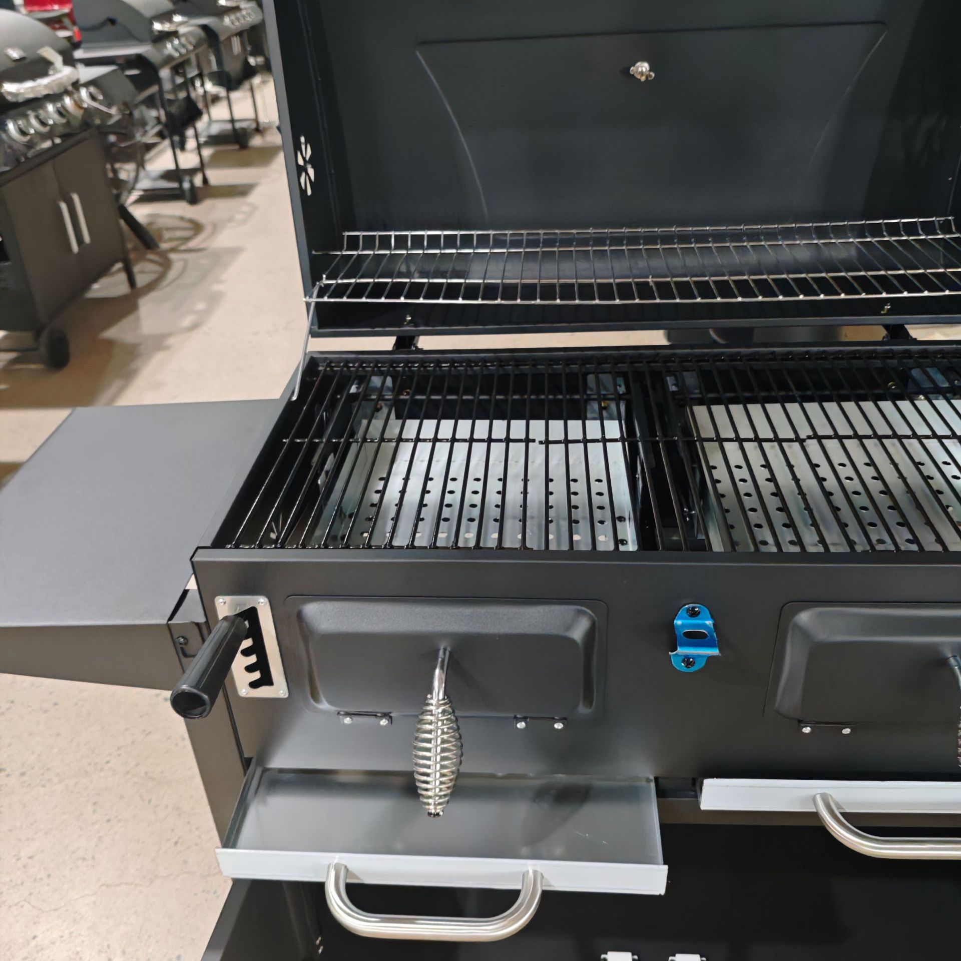 Horno de carbón de campamento estadounidense engrosado transfronterizo, horno de gran capacidad, patio exterior, gran protección del medio ambiente, parrilla cuadrada