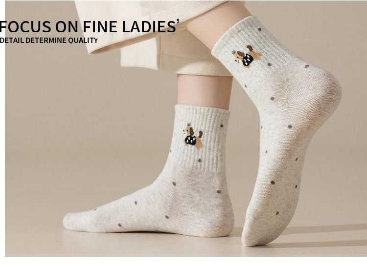 Xinjiang-Baumwollsocken für Damen, Frühlings- und Herbst-Mittellange Socken, reine Baumwolle, antibakteriell, geruchshemmend, atmungsaktiv, Sportsocken, trendige Cartoon-Baumwollsocken im Großhandel