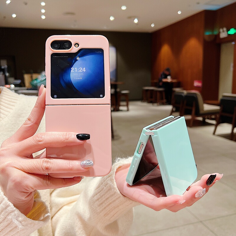 Glow solid color Samsung Z flip6 protective case folding screen anti-fall mobile phone case hardware conjoined tpu soft case material Glow solid color Samsung Z flip6 protective case folding screen anti-fall mobile phone case hardware conjoined tpu soft case material