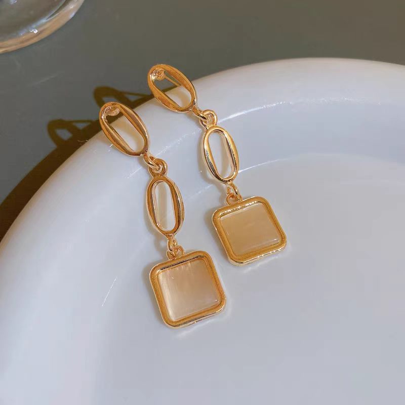 Pendientes largos con flecos elegantes y diamantes con aguja de plata Pendientes de todo fósforo de temperamento de nicho Pendientes simples y ligeros de lujo de alta gama Mujeres