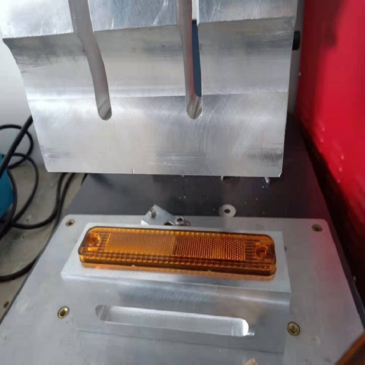 供应超声波塑料焊接机