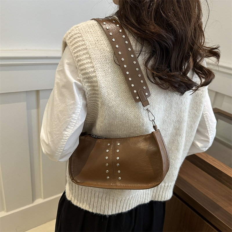 Otoño hermoso nicho pequeño bolso cuadrado para viajar este año bolso popular femenino 2024 nuevo bolso de hombro para axila bolso mensajero