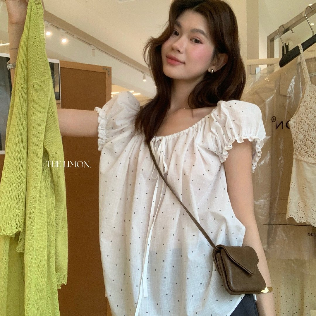 Áo sơ mi nữ tay bồng chấm bi phong cách Nhật, cổ dây rút, dáng suông trẻ trung — màu đen, màu trắng, xanh lá cây